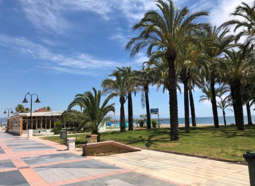 Apartamento En La Carihuela トレモリノス エクステリア 写真